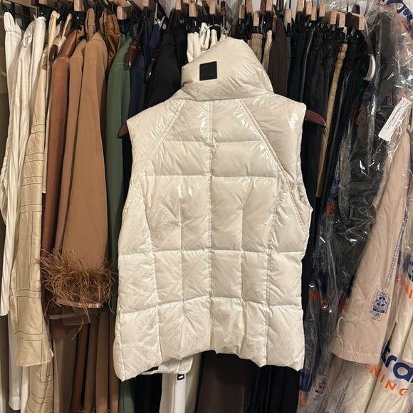 SAM Vest - Picture 3 of 6